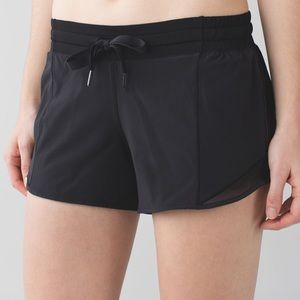 Lululemon Black Hotty Hot Short 2.5”